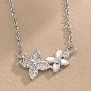 Double flower stainless steel necklace